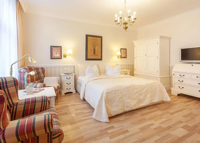 Villa Granitz, Ostseebad Sellin, Insel Ruegen, Gemuetliche 38 Quadratmeter Gross, Bietet Die Lieblingsplatz In Der Villa Granitz Zwei Personen Alle Annehmlichkeiten Fuer Unbeschwerte Urlaubstage Daire